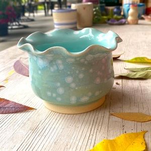 Tulip stoneware bowl in teal bloom